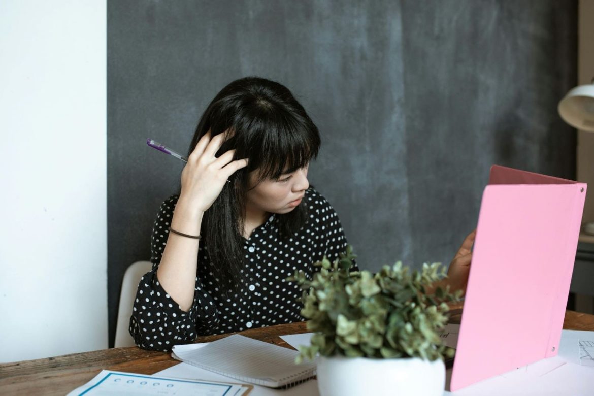 How do entrepreneurs think of ideas